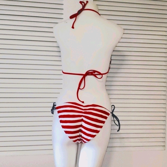 Bikini - Picture 5 of 10